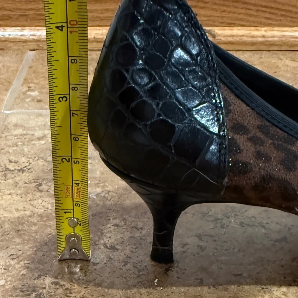 Donald J. Pliner‎ Leopard Animal Print Peep-Toe Kitten Heel Pumps Sz 9 Elegant